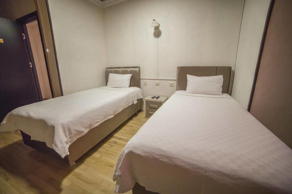 Hirmas Hotel Tbilisi Exterior photo
